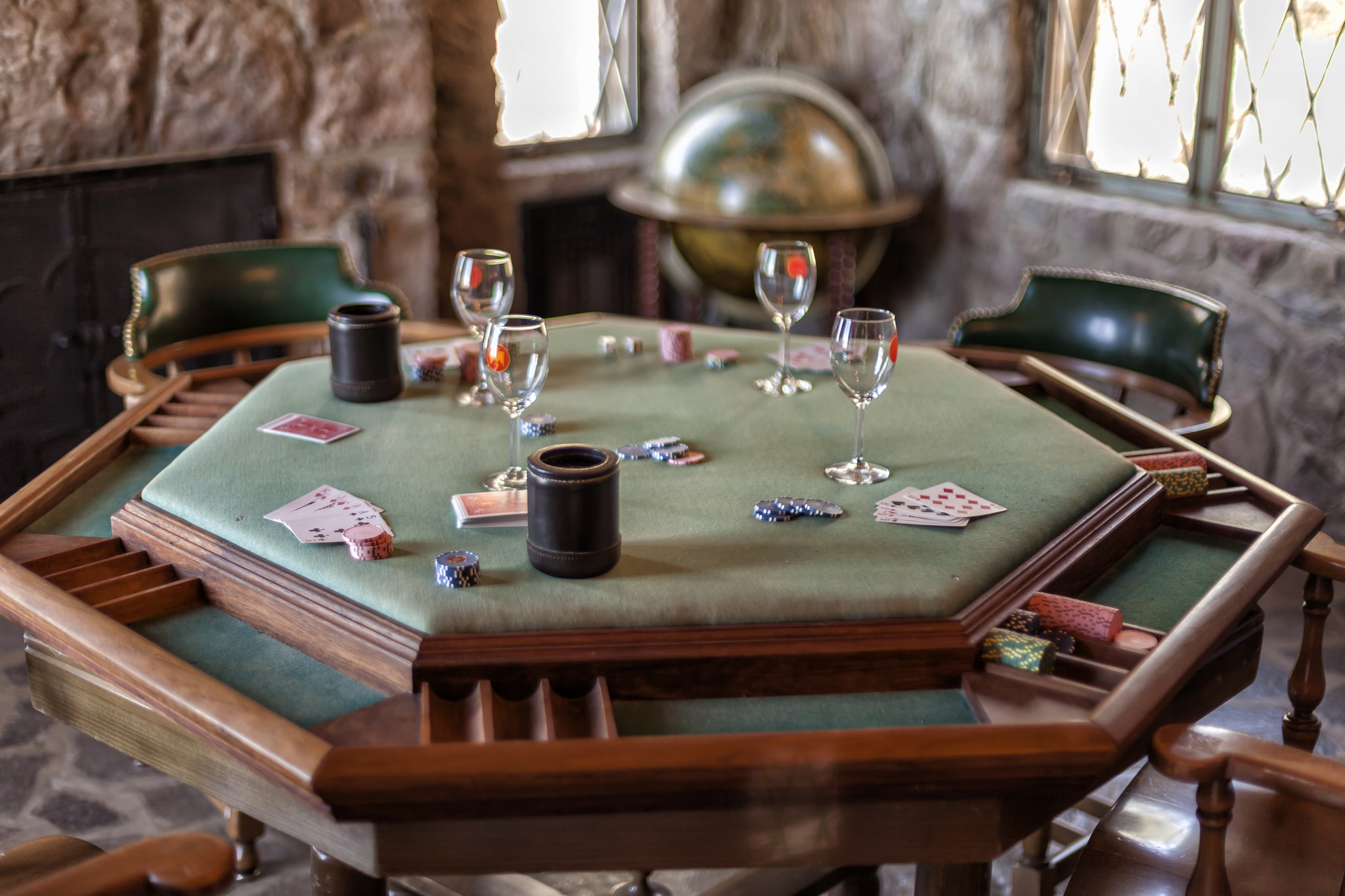 Сделать стол для покера своими руками