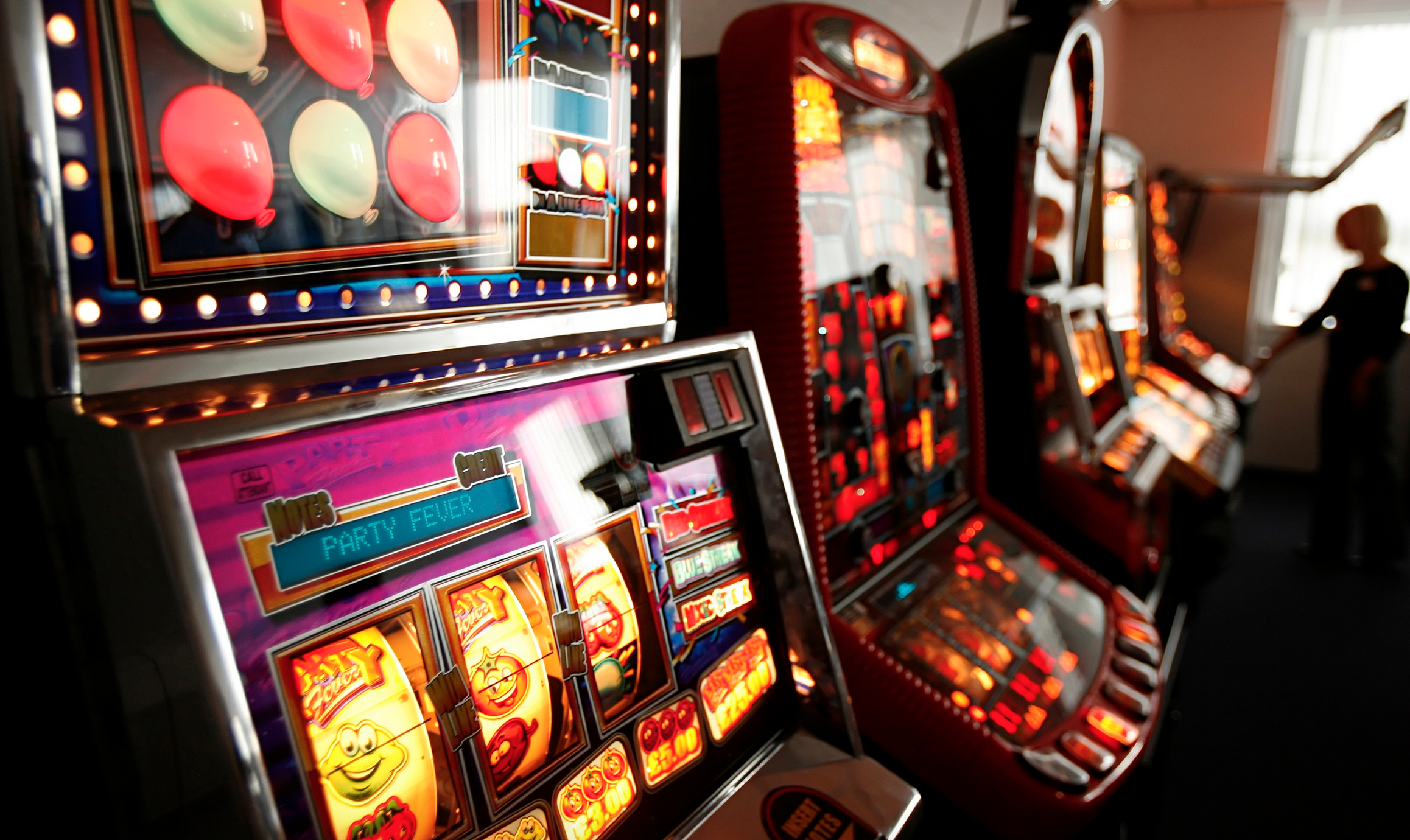Игровые автоматы золотое Руно. Покерный игровой автомат. Игровые автоматы в Финляндии. Музыкальный игровой автомат.
